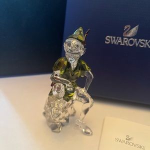 Swarovski Disney Sitting Peter Pan MIB#1077772